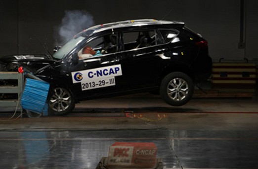 Landwind X5 C-NCAP crash test 40% 64km/h