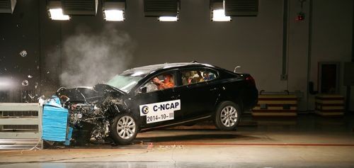 Roewe 950 C-NCAP crash test 40% 64km/h